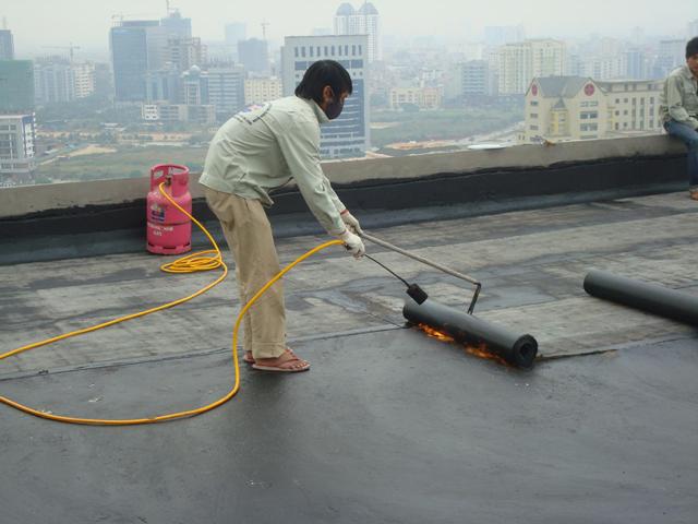 Chống thấm dột mùa mưa